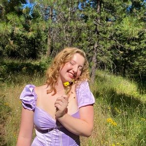 Meet your Posher, Ella